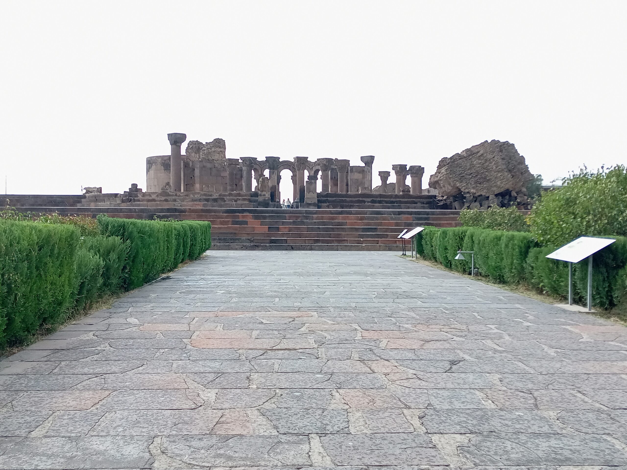 ｺｰｶｻｽの旅⑫（ﾎﾙｳﾞｨﾗｯﾌﾟ修道院＆ｽｳﾞｧﾙﾄﾉﾂ遺跡）